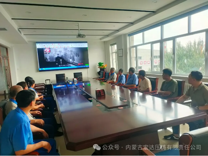 內(nèi)蒙宏達(dá):開(kāi)展追憶軍旅歲月慶“八一”主題活動(dòng)(圖3) 內(nèi)蒙宏達(dá):開(kāi)展追憶軍旅歲月慶“八一”主題活動(dòng)(圖3)